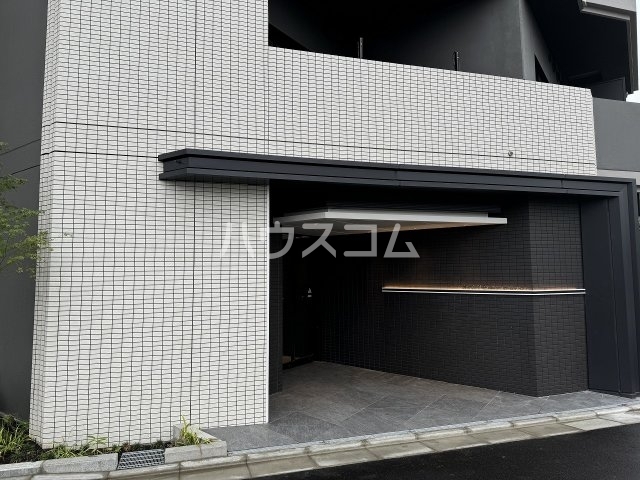 15/23 エントランス