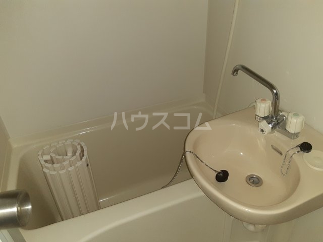 15/28 浴室