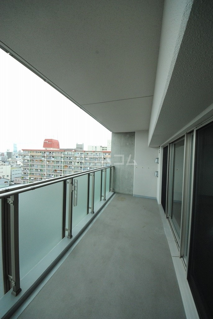 20/30 バルコニー