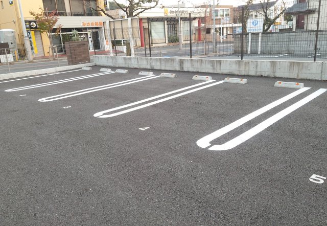 15/18 駐車場