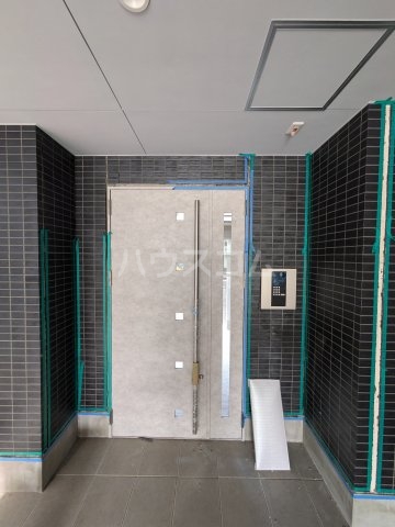 21/26 エントランス