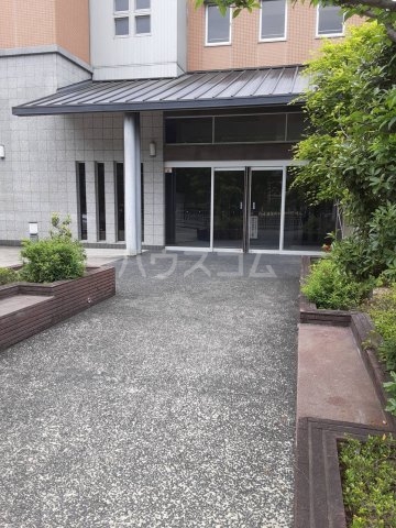 25/30 エントランス