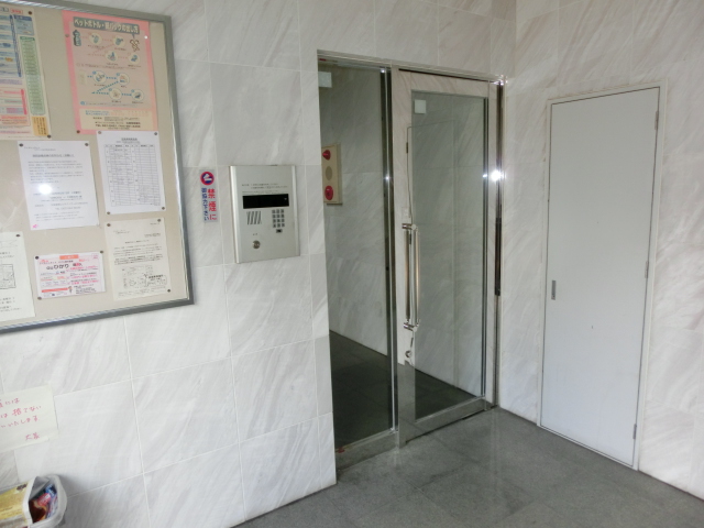 20/28 エントランス