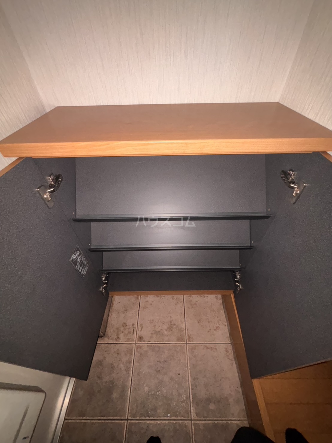 27/30 エントランス