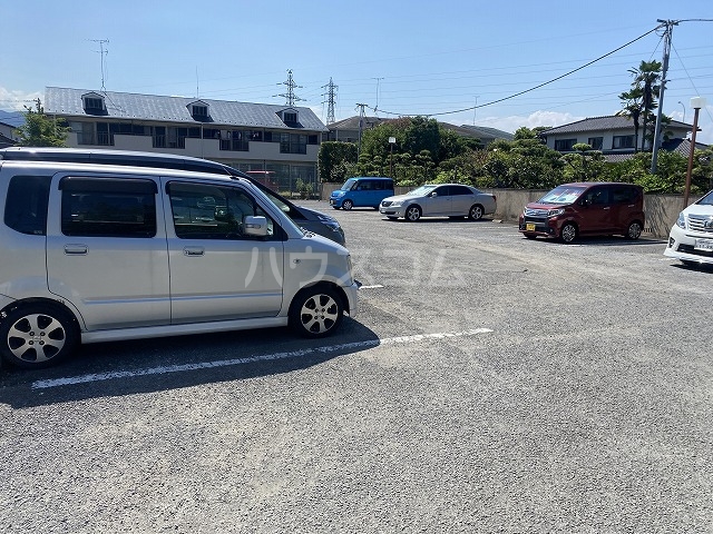 21/26 駐車場