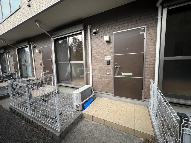 22/26 エントランス