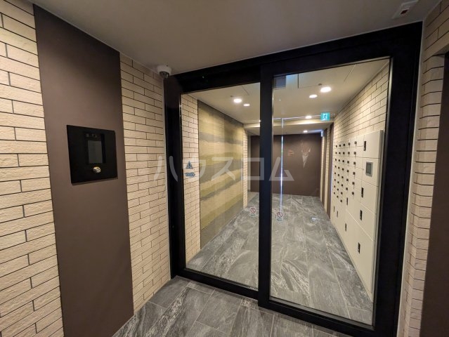 19/20 エントランス