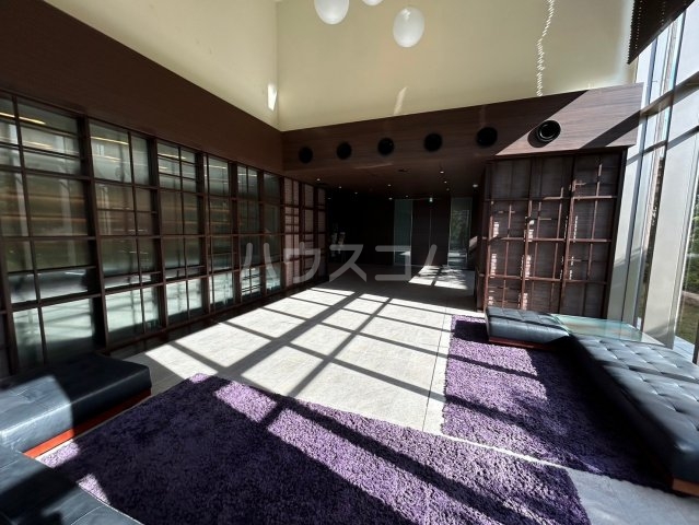 20/29 エントランス