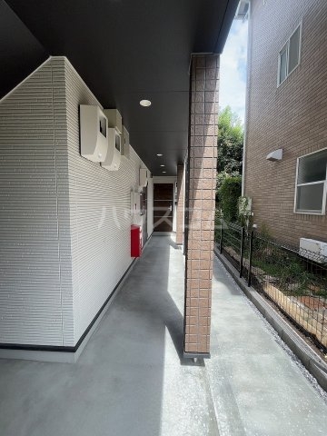 25/26 エントランス