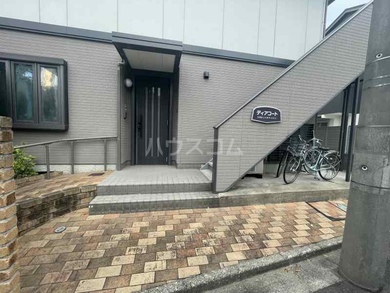 22/30 エントランス