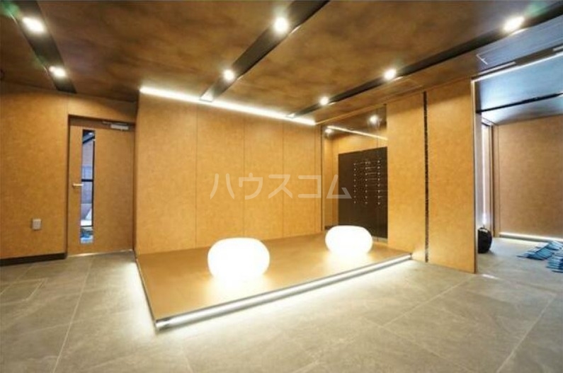 15/18 エントランス