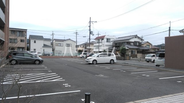 28/30 駐車場