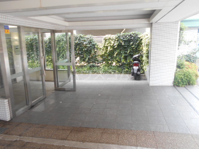 17/28 エントランス