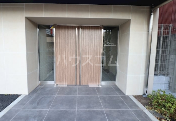 17/20 エントランス