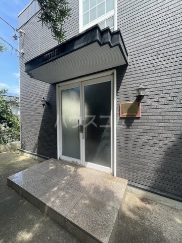 22/30 エントランス