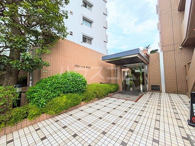 21/29 エントランス