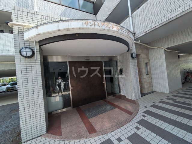 28/30 エントランス