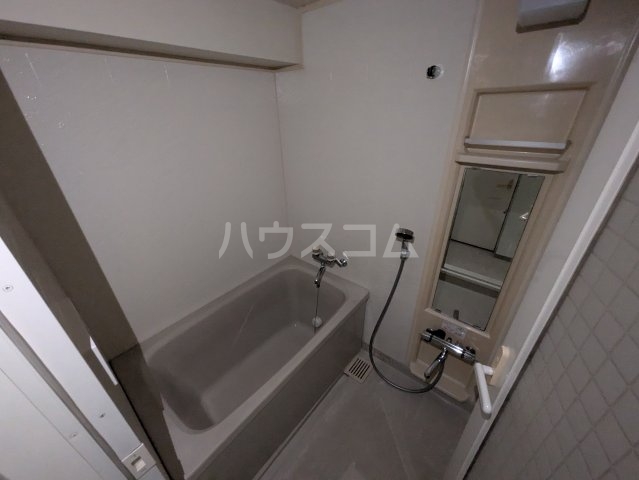 13/27 浴室
