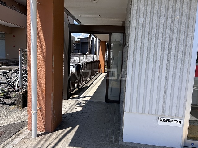 2/3 エントランス