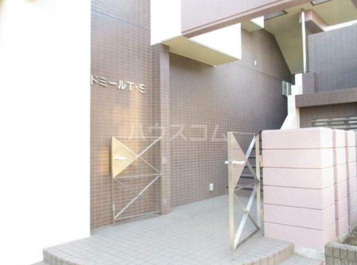 15/22 エントランス