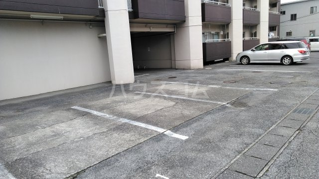 22/30 駐車場
