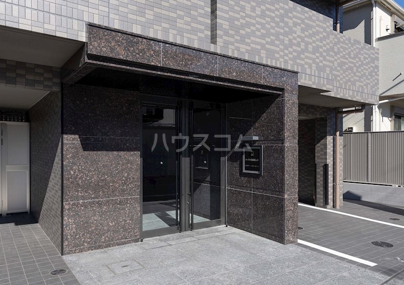 25/30 エントランス