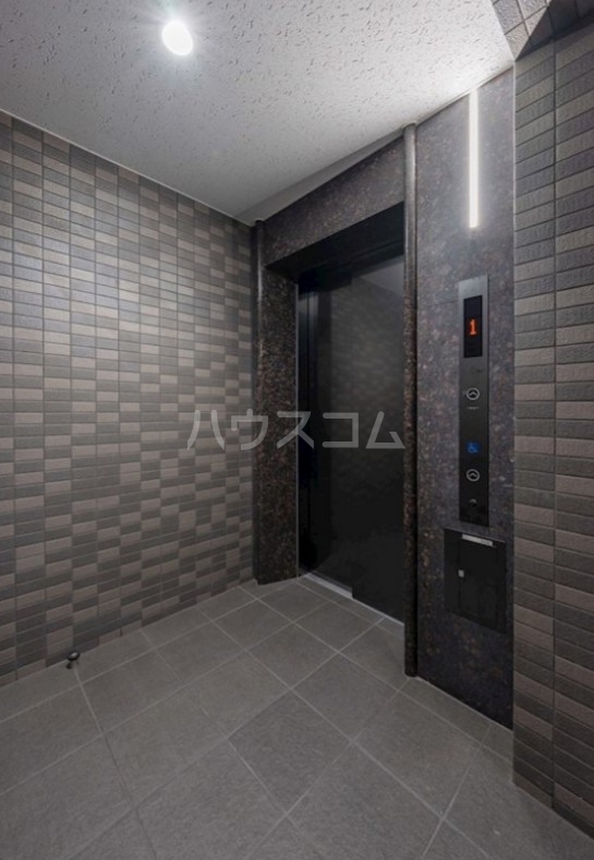 17/28 エントランス