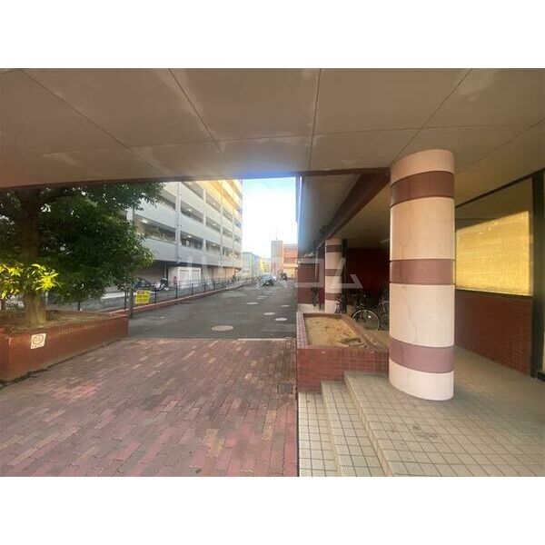 14/17 エントランス