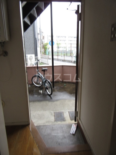 18/26 エントランス