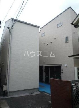13/18 エントランス
