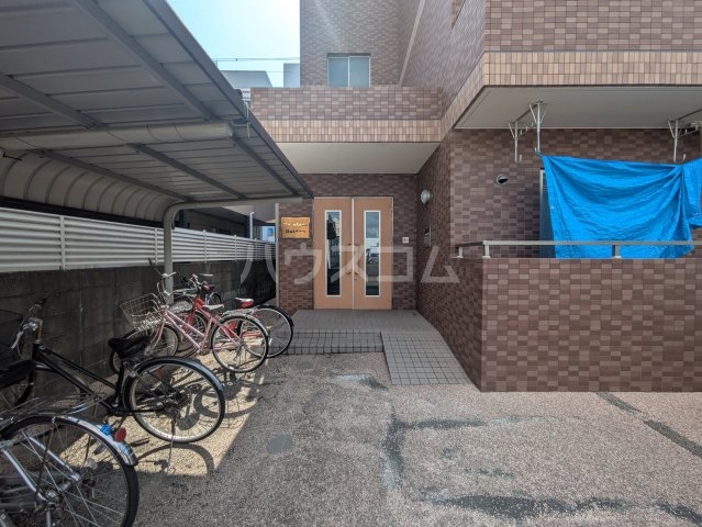 22/24 エントランス