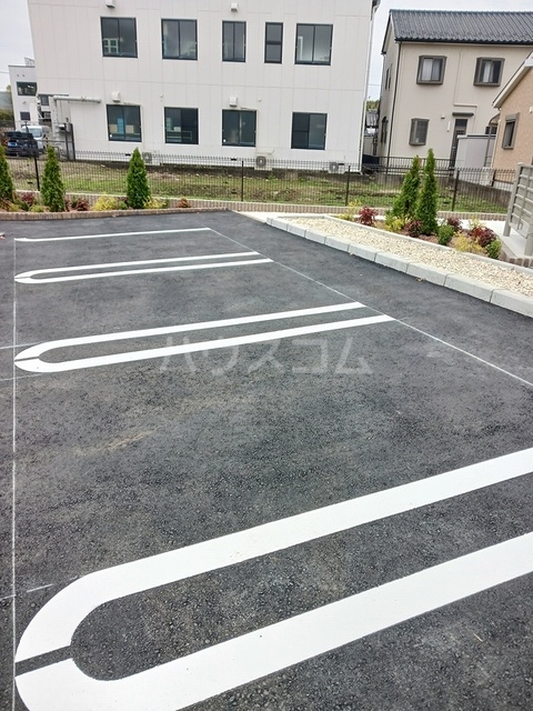 16/21 駐車場