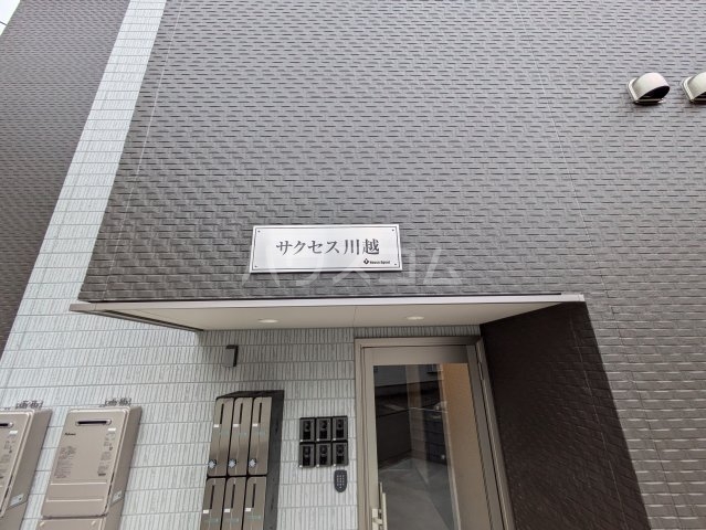 18/26 エントランス