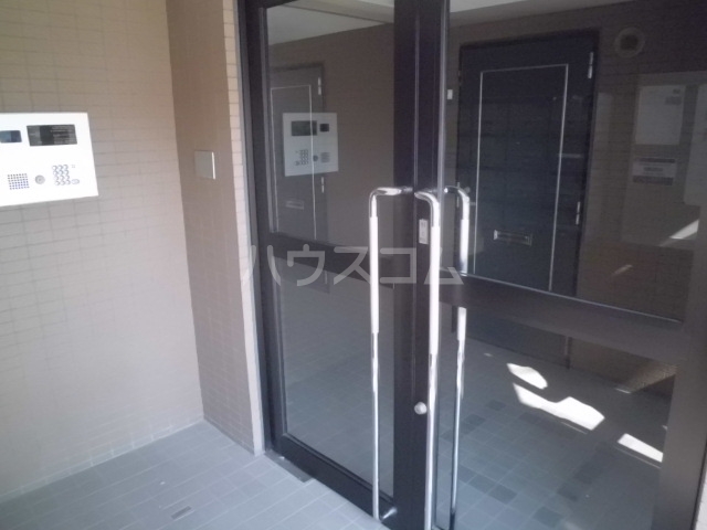 19/28 エントランス