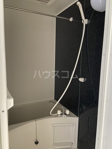 13/30 浴室