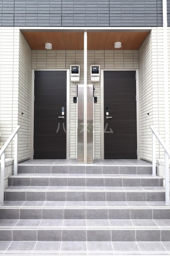 18/26 エントランス