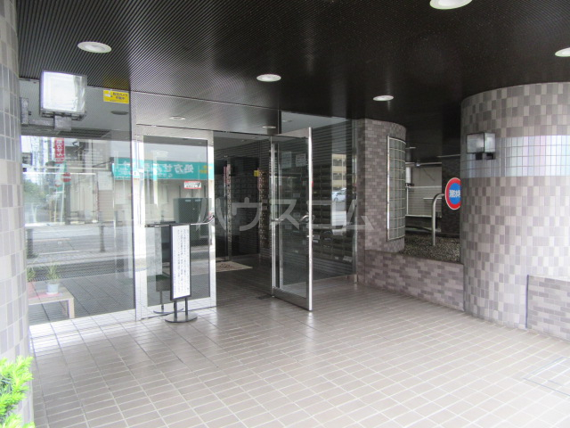 25/30 エントランス