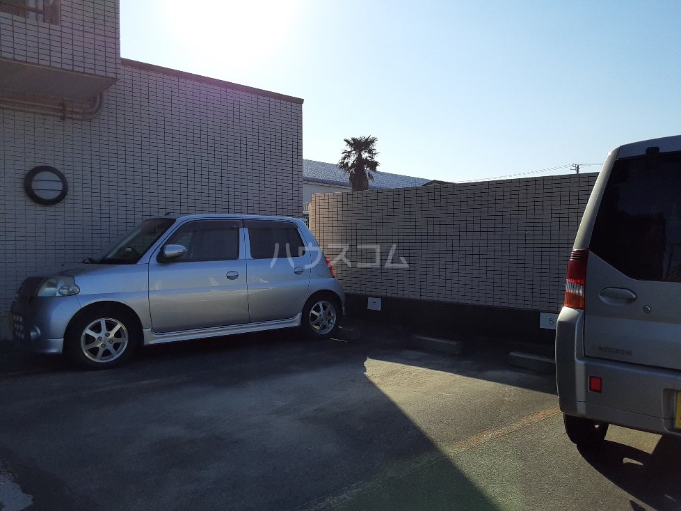 20/30 駐車場