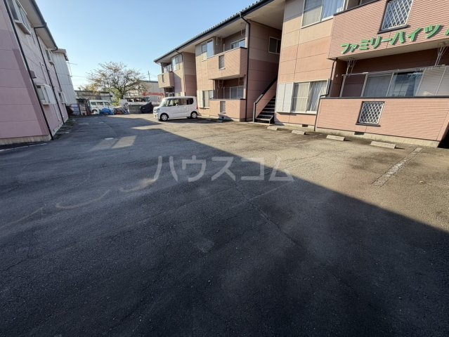 2/3 駐車場