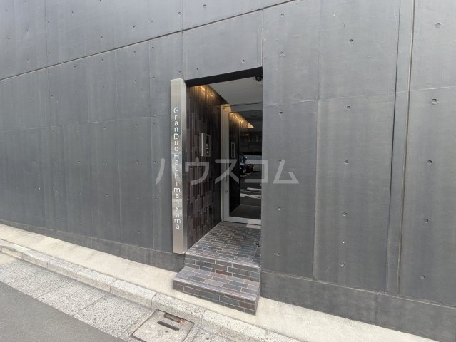 17/27 エントランス