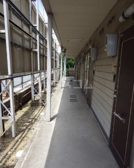 13/22 エントランス