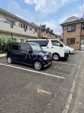 27/30 駐車場