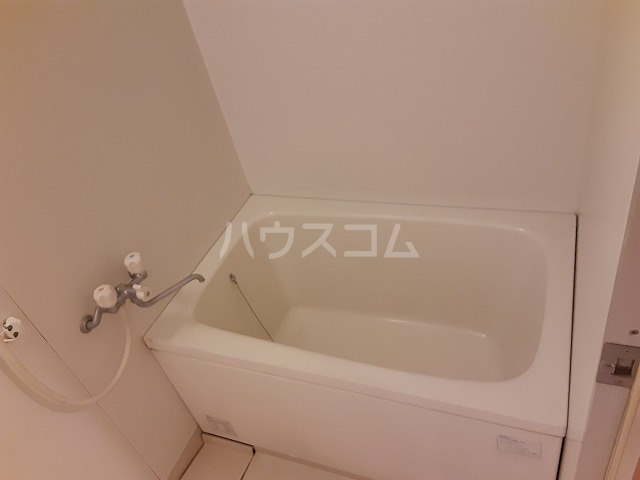 13/30 浴室