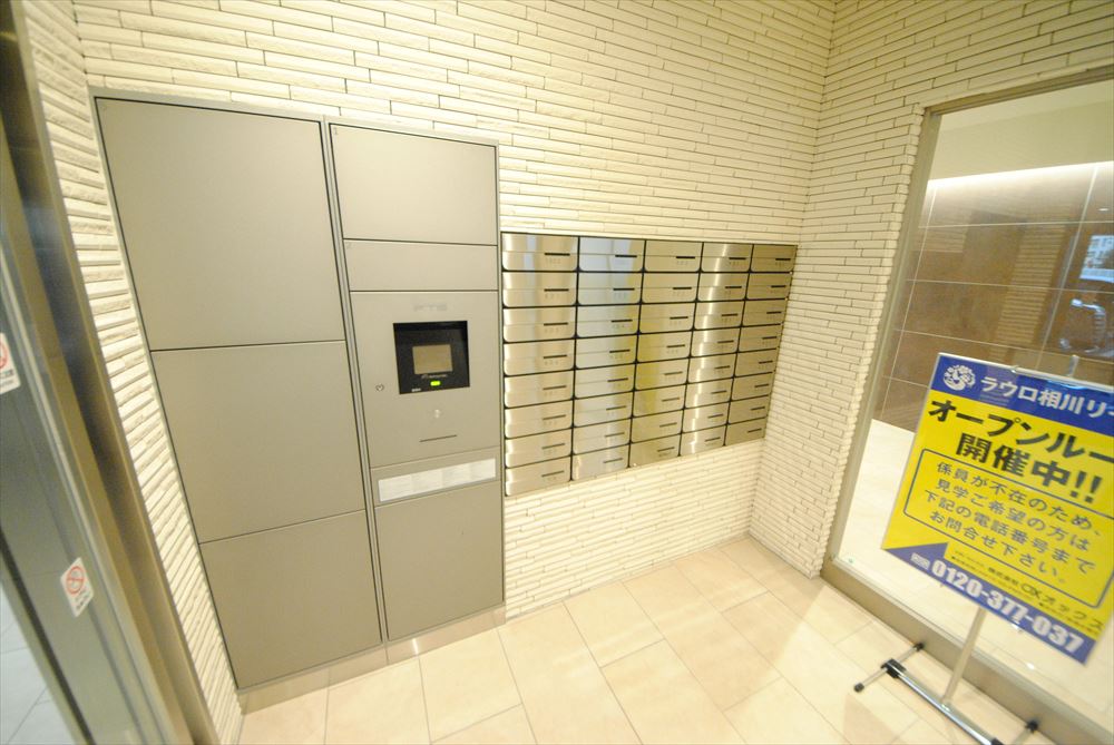 26/30 エントランス