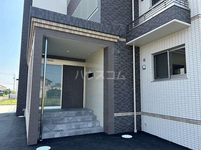 25/30 エントランス