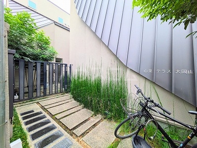 21/26 エントランス