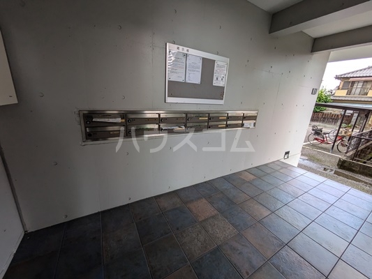 25/30 エントランス