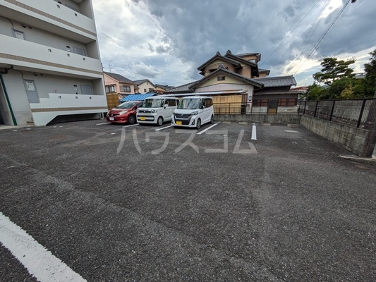 26/30 駐車場