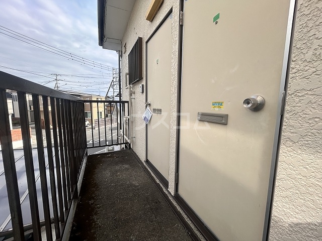 24/30 エントランス