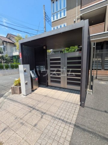 26/30 エントランス